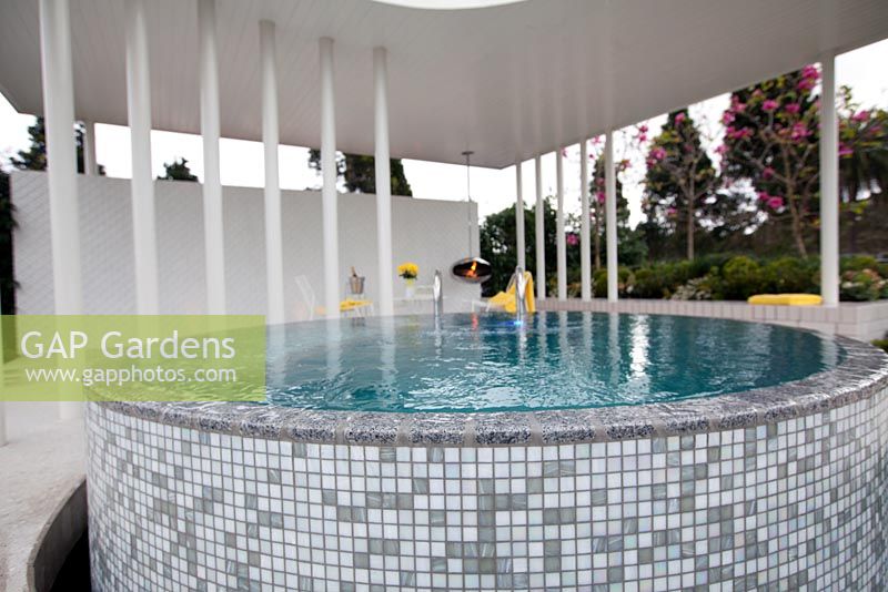 Modern outdoor pavilion with a plunge pool 