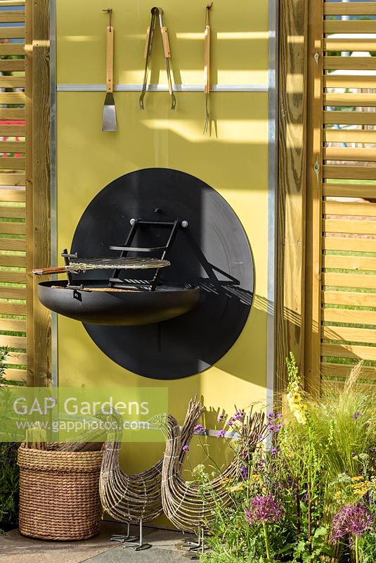 BBQ. The Green Connection Garden by Jacksons Fencing, BBC Gardeners World Live 2016, Designers: Wardrop 
