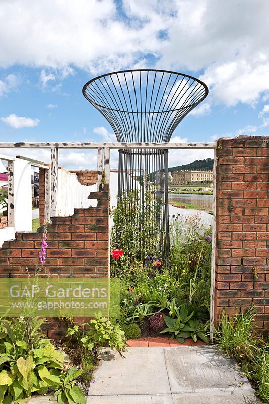 The Inspire and Achieve Foundation Garden: The Good Within Freeform Garden at RHS Chatsworth Flower Show 2017. Designers: Matthew Fountain 