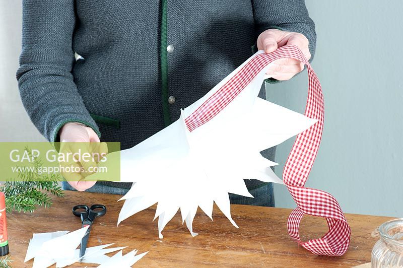 Making a paper star decoration