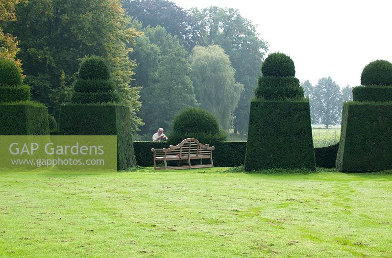 Dirk Aneca pruning the centuries-old topiary of Bingerden Estate.