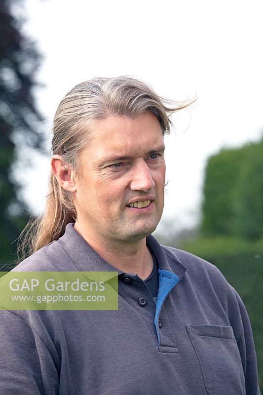 Jan de Boer , garden boss, at Bingerden Estate.