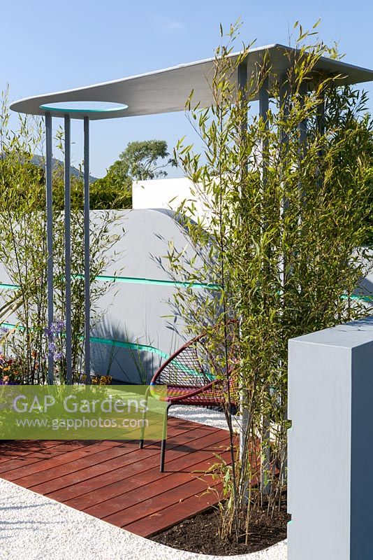 Garden pavillon surrounded by bamboo. Inspired by Miami Art Deco. - Ocean Garden, RHS Malvern Spring Festival 2017