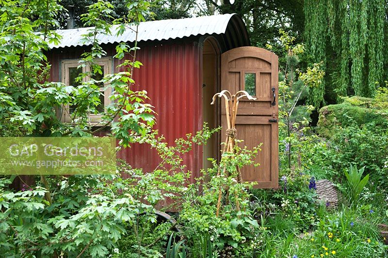Plankbridge Shepherd's Hut and Artisan Garden, RHS Chelsea, 2012, May. 
