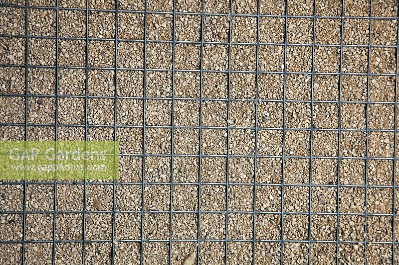 Garden paving materilas - steel reinforcing mesh interfilled with fine sharp gravel