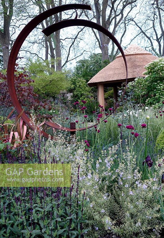 M&G Centenary Garden, Exhibitor: M&G investments, Designer: Roger Platts. Gold Medal winner