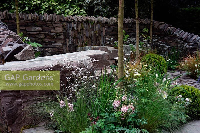 Un Garreg  - One Stone -  Designe Harry and David Rich sponsor Vital Earth