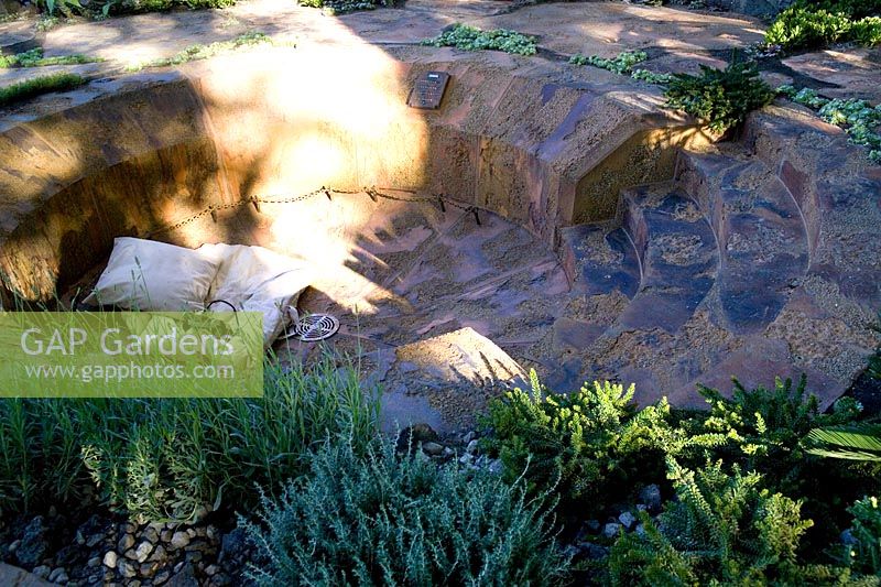 600 Days with Bradstone Sarah Eberle RHS Chelsea 2007 Gold Medal Best in Show