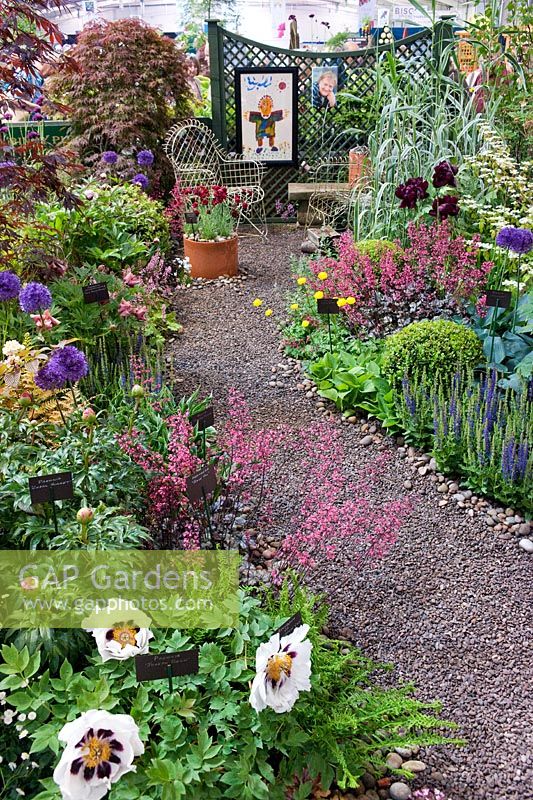 Binny Plants Gold Medal winning 'Billy's Garden' at Gardening Scotland 2010