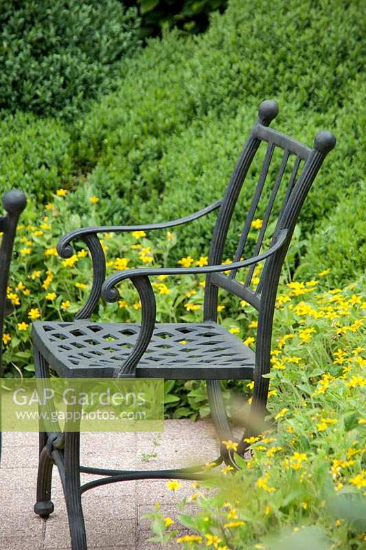 Iron garden chair