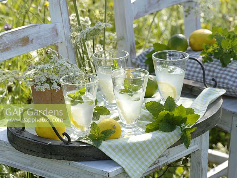 Glasses with lemonade