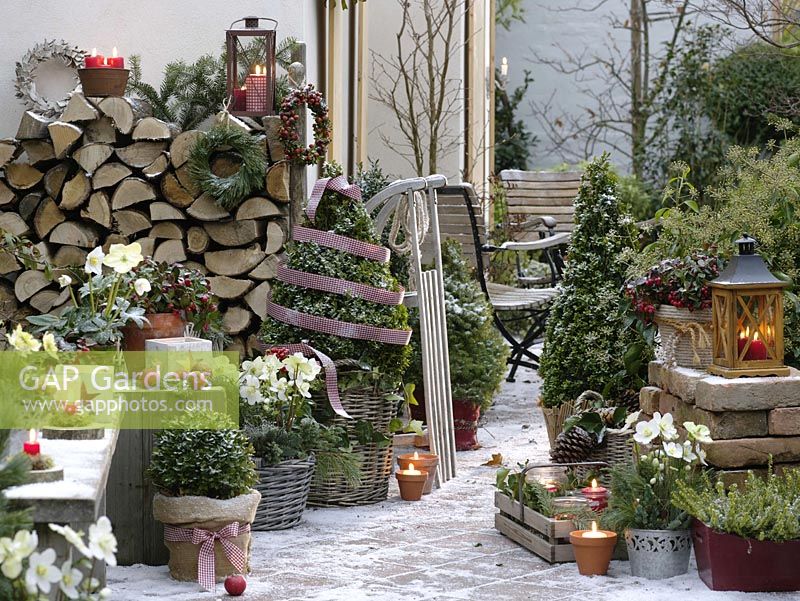 Rustic Christmas terrace with Brennholzstapel