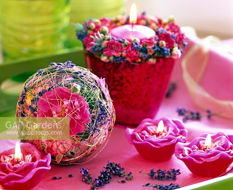 Ball with pink ( rose ), Lavandula ( lavender )