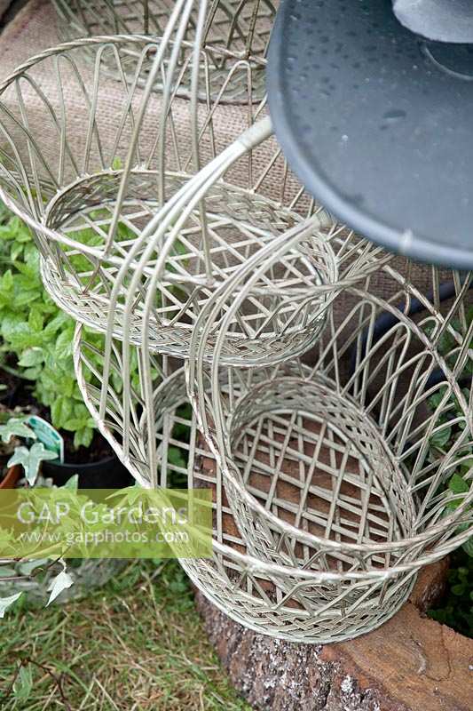 Accessories for the garden and plant containers