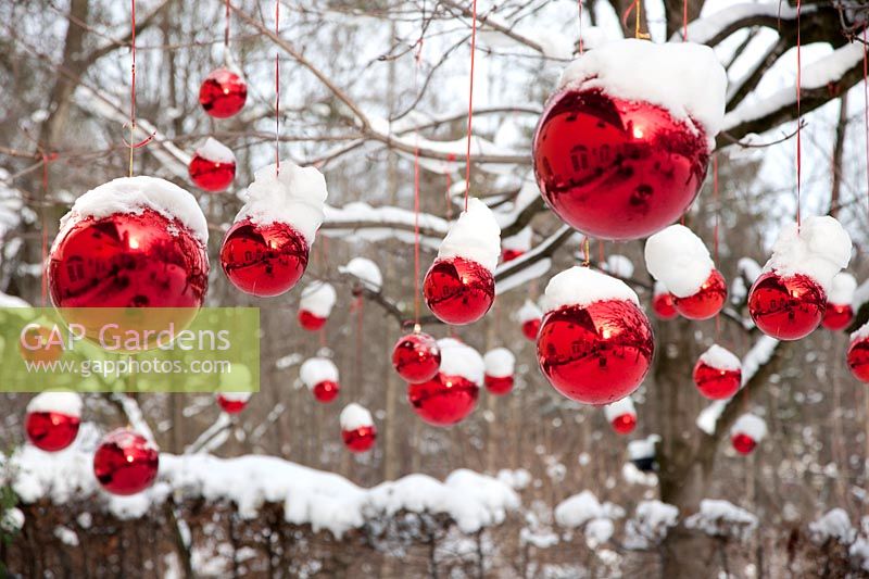 Winter impression with red Christmas decoration
