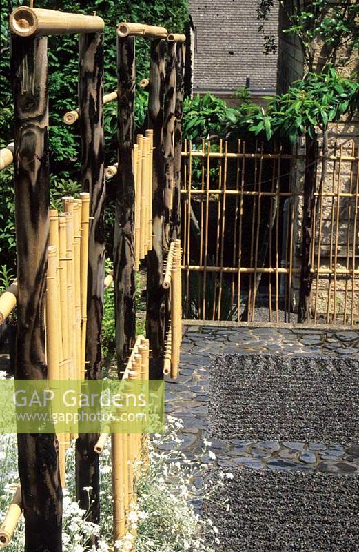 Zen garden Blockley Gloucestershire Design Tim Brown detail of use of bamboo fence