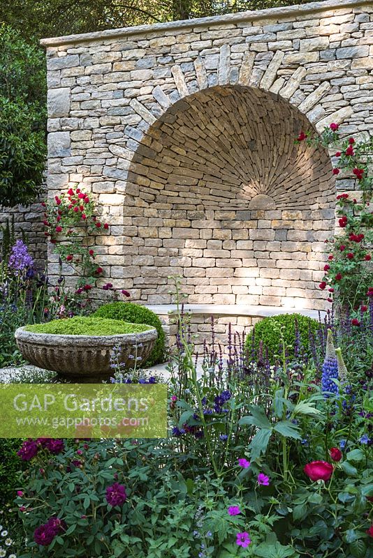 A Very English Garden. Sponsor: The Claims Guys, RHS Chelsea Flower Show, 2018.