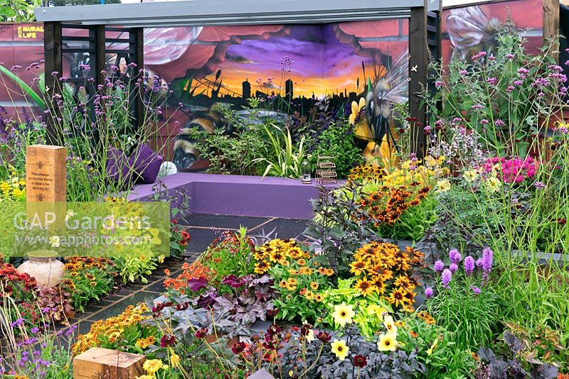 'The Buzz of Manchester' garden, RHS Tatton Park Flower Show, 2018.