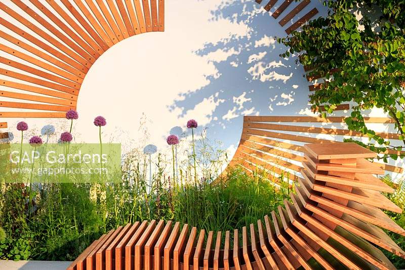 'Molecular Garden', designed by Denis Kalashnikov and Ekaterina Bolotova. Malvern Spring Festival, 2017.