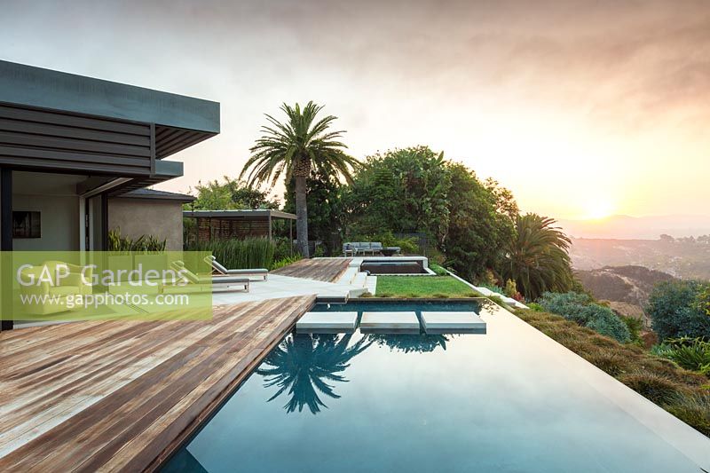 Modern garden and infinity pool,  San Diego, USA
