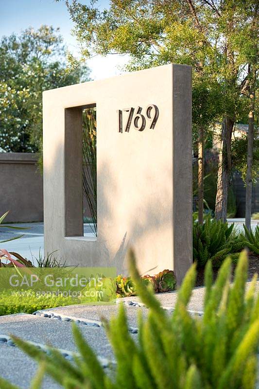 Entrance to modern garden, San Diego, USA