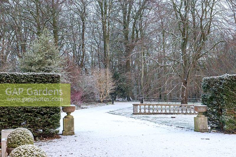 Snow covered entrance to Yarlington House, looking back towards the woodland area. 
