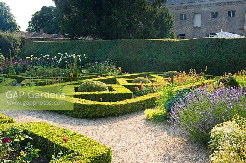 Parterre with Buxus - Box - and gravel paths