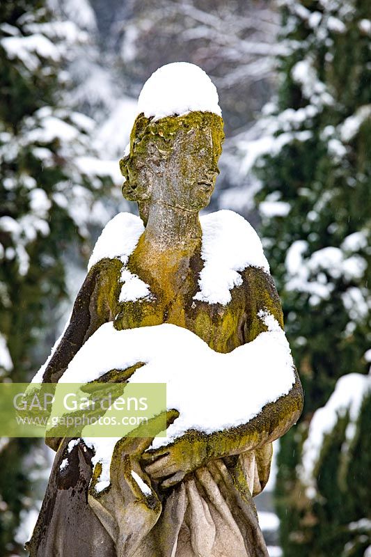 Snowy sculpture