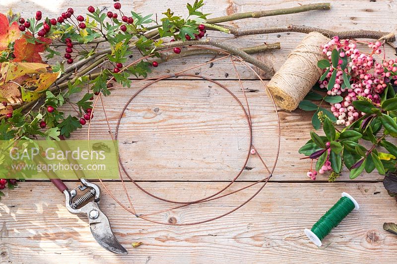 Ingredients and tools required to make a wreath