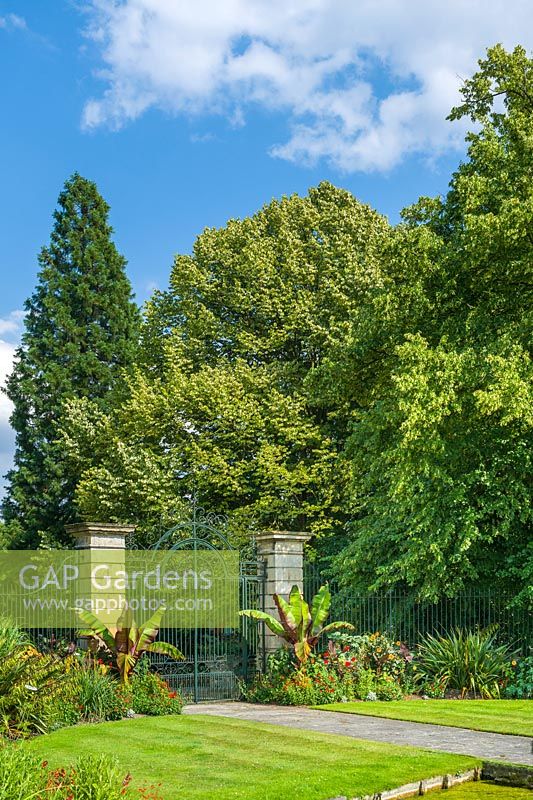 Cambridge Botanic Gardens original entrance - No longer used