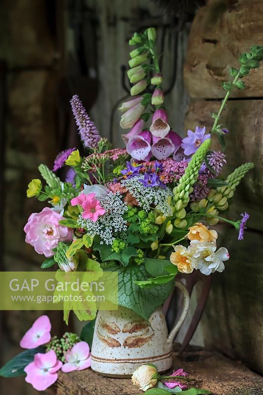 Flower arrangment, Cottage garden plants, Digitalis, Heucherella, Geranium, Rose, Brunnera, Rosa 'Goldfinch', Cow Parsley