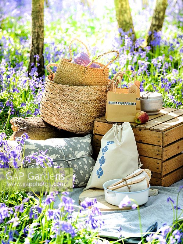 Cotton drawstring bag with stamped Bluebells in blue. 