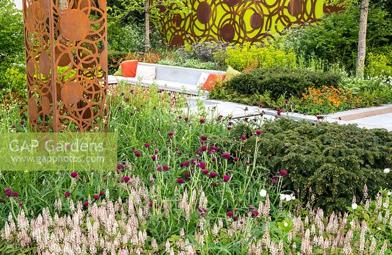 The Sunken Retreat. RHS Malvern Spring Festival, 2016. Design: Ann Walker for Graduate Gardeners 