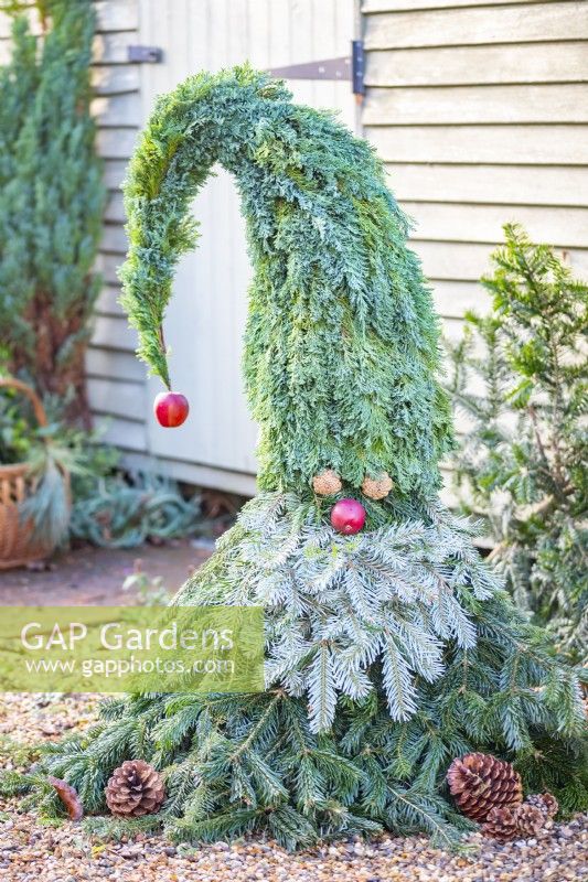 Evergreen Christmas troll