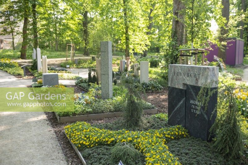Torgau, Sachsen, Germany 
LAGA Landesgartenschau Torgau 2022 State garden show.
Display of graveyard planting idea's.