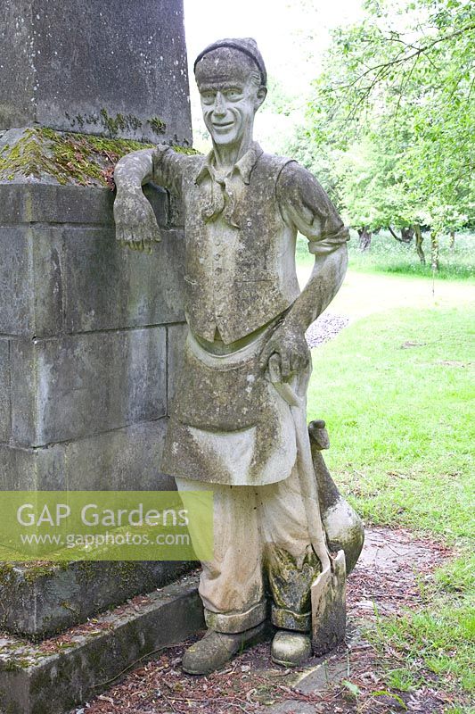 Memorial to former gardener of West Green House 