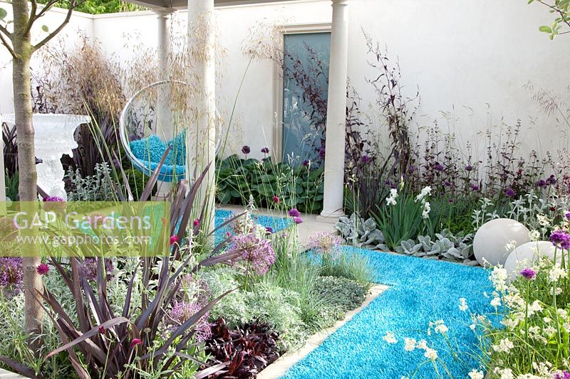 Modern garden with outdoor carpet 