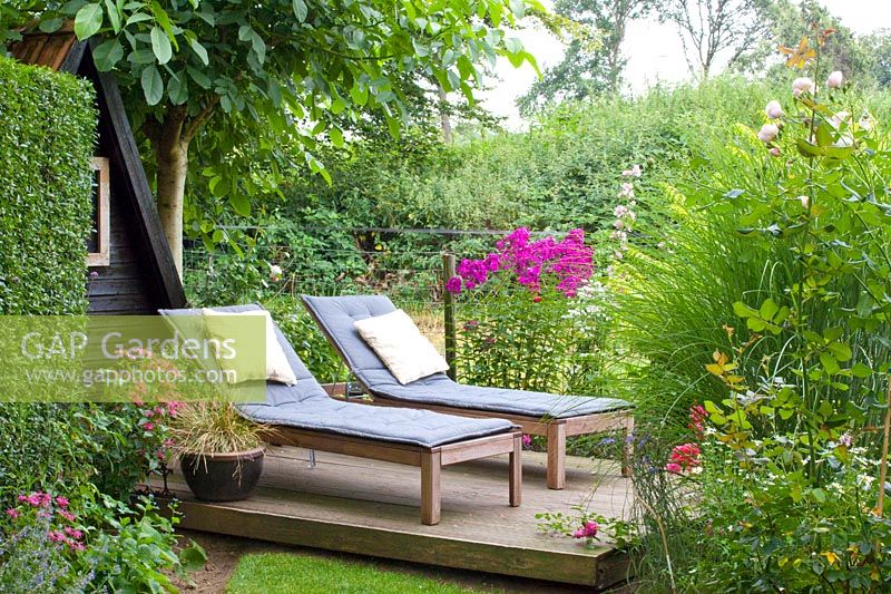 Dreamy seating area in the garden 