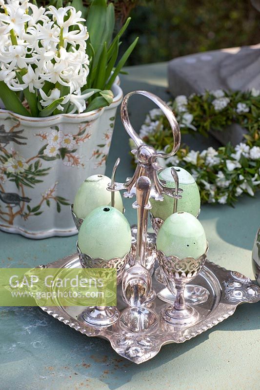 Silver egg cup 
