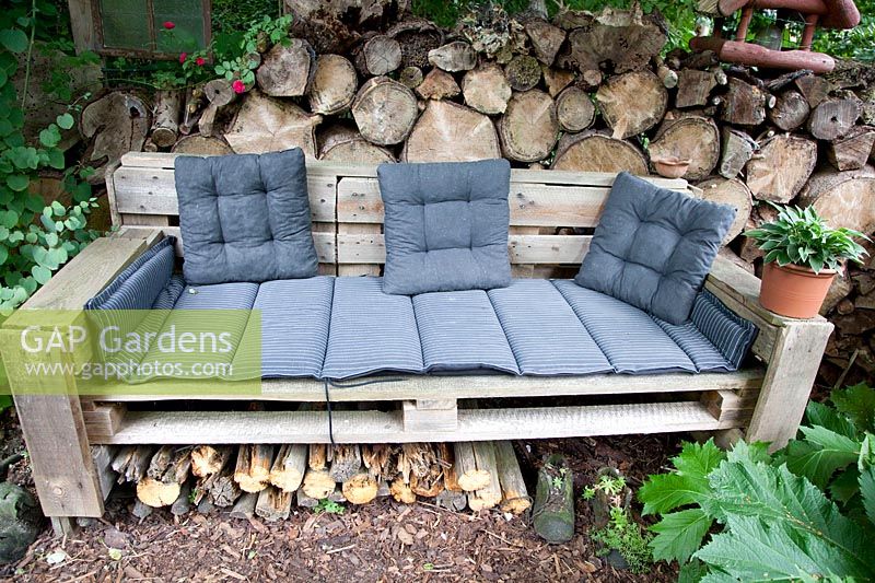 Sofa made of pallets 