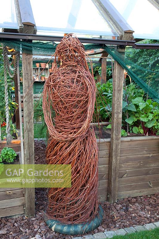 Garden decoration made of willow 