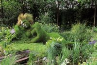 Living Sculpture of 'Dreaming Girl' at The 4Head garden of dreams 