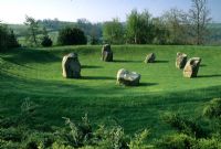 Stone circle in lawn basin - Hazelbury Manor