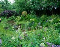 RHS Chelsea Flower Show 2006. The 4Head Garden of Dreams. Living Sculpture by Sue and Peter Hill. 