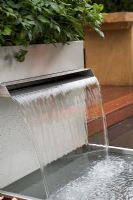 Contemporary water feature - The City Workers Retreat Garden, Chelsea 2006 