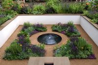 Sunken garden with central dish water fountain - Hampton Court 2007