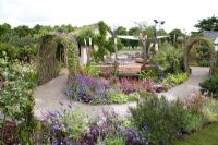 The 'I'll Drink to That' Garden. Designed by Paul Stone for Banrock Station Wines and the Eden Project - Hampton court 2007