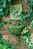 Water feature - wall mounted ceramic snake fountain with matching bowl and bracket
