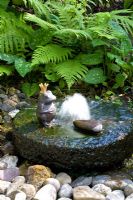 Water feature with frog ornament