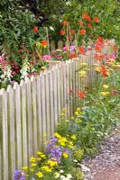 Wooden fence boundary to front garden